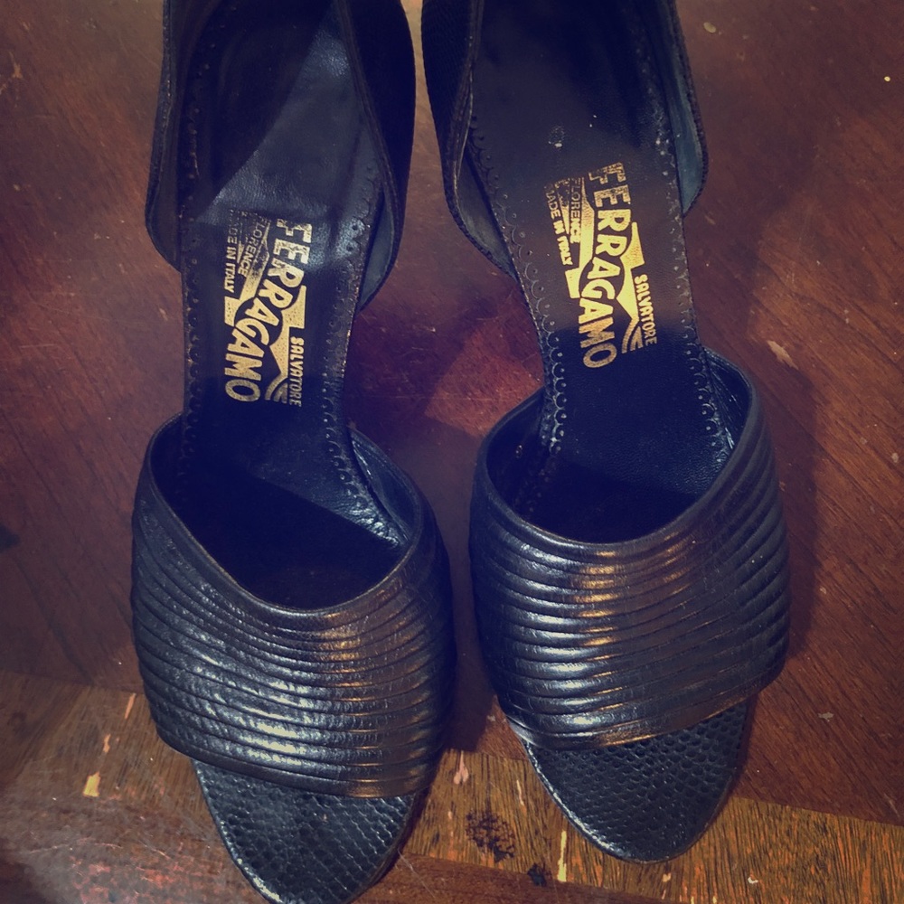 Salvatore Ferragamo Black Pump